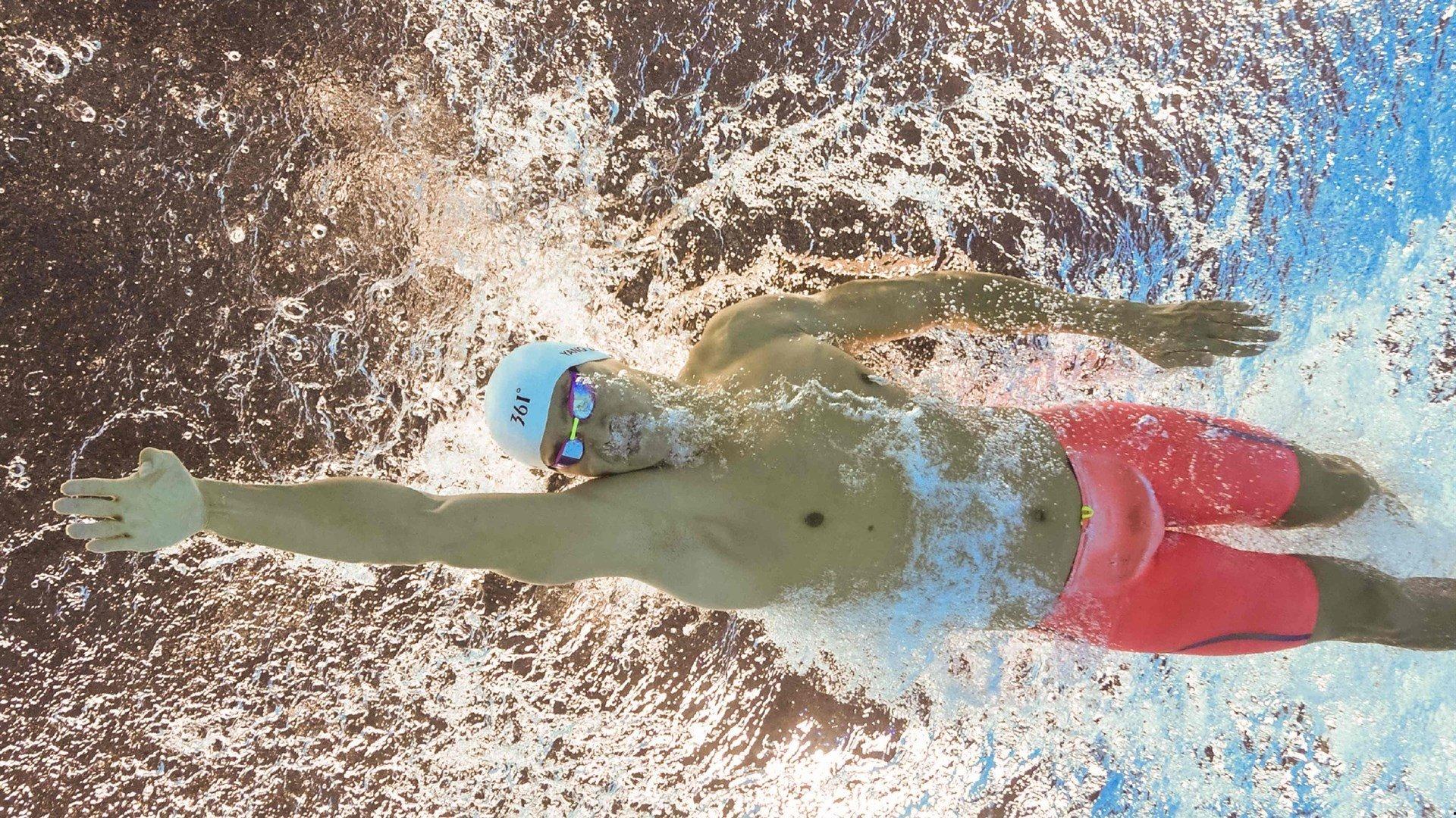 澳网2024，阿尔卡拉斯与萨巴伦卡问鼎男女单打冠军，新生代闪耀墨尔本公园