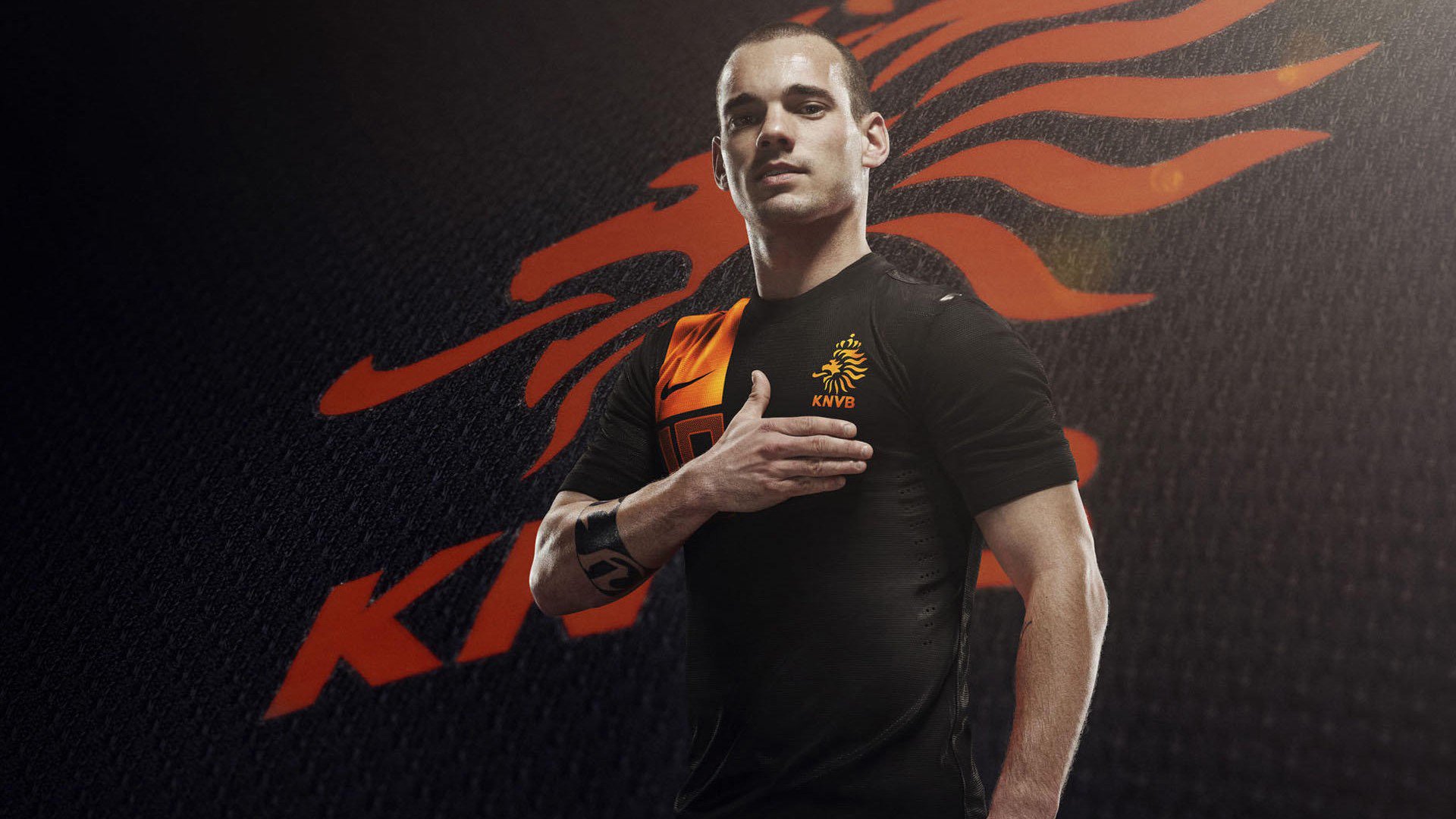 美国游泳名将打破尘封十年世界纪录,泳坛再掀狂潮